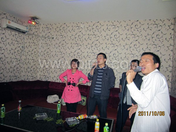 2011年10月，鄭州企鵝糧油機(jī)械有限公司--外貿(mào)部，十一國慶節(jié)團(tuán)體活動！(圖1)