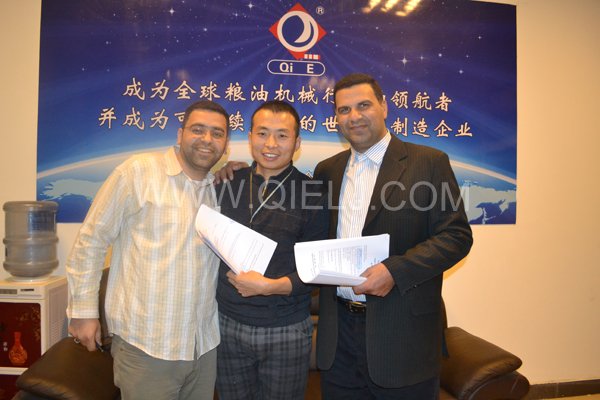 李總和明經(jīng)理會(huì)見來(lái)自埃及的客戶BEN(圖1)