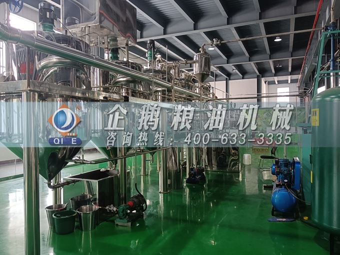 企鵝牌茶籽油雙螺桿榨油機(jī),用心制造獲得客戶認(rèn)可(圖5) 企鵝牌茶籽油雙螺桿榨油機(jī),用心制造獲得客戶認(rèn)可(圖5)