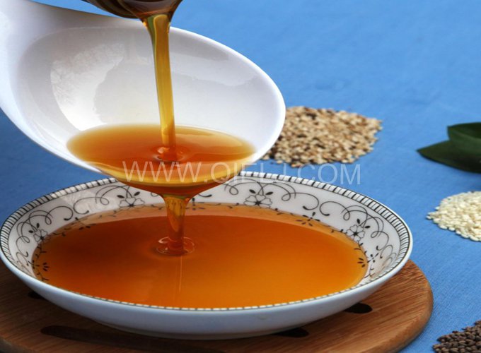 芝麻油提取加工,企鵝糧油機械生產(chǎn)色香味俱佳的油脂(圖1) 芝麻油提取加工,企鵝糧油機械生產(chǎn)色香味俱佳的油脂(圖1)